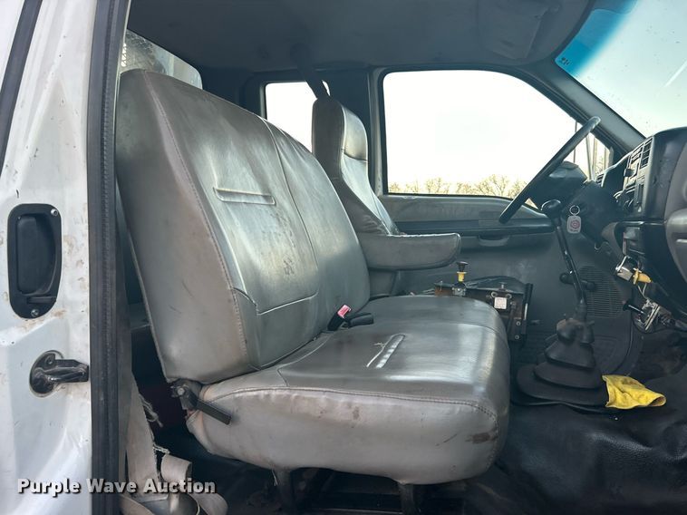 image for item DN0542 2007 Ford F750 Super Duty  winch truck