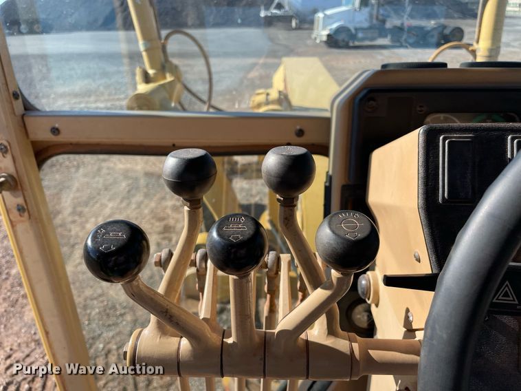 image for item DN3745 2007 Caterpillar 140H  motor grader