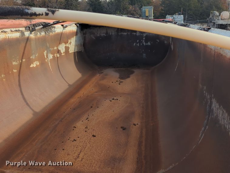 image for item DN3749 2011 Hilbilt 24-3/16 HD XL  end dump trailer