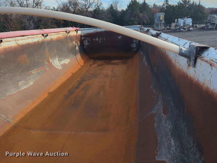 image for item DN3750 2011 Hilbilt  24-3/16 HD XL end dump trailer