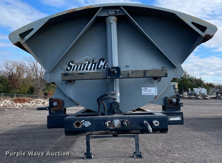 image for item DN3751 1999 Smithco SC2002  side dump trailer