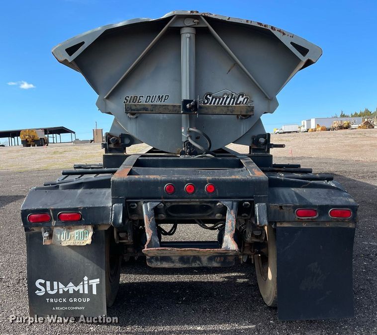 image for item DN3751 1999 Smithco SC2002  side dump trailer