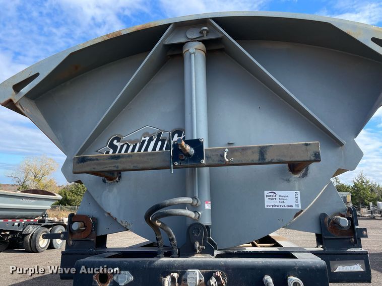 image for item DN3751 1999 Smithco SC2002  side dump trailer