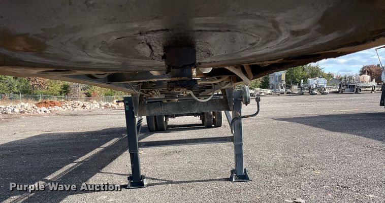 image for item DN3751 1999 Smithco SC2002  side dump trailer