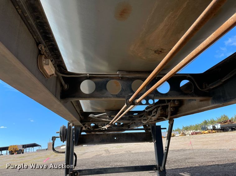 image for item DN3751 1999 Smithco SC2002  side dump trailer