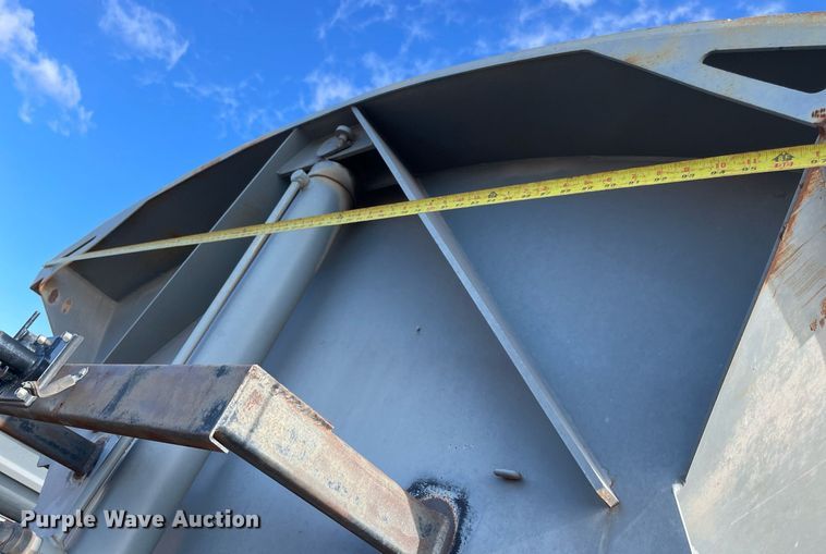 image for item DN3751 1999 Smithco SC2002  side dump trailer