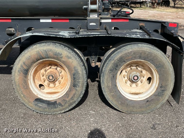image for item DN3751 1999 Smithco SC2002  side dump trailer