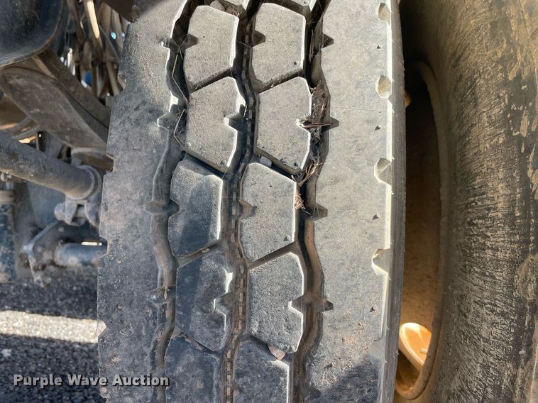 image for item DN3751 1999 Smithco SC2002  side dump trailer