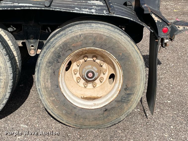 image for item DN3751 1999 Smithco SC2002  side dump trailer