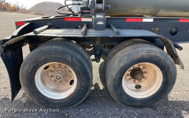 image for item DN3751 1999 Smithco SC2002  side dump trailer