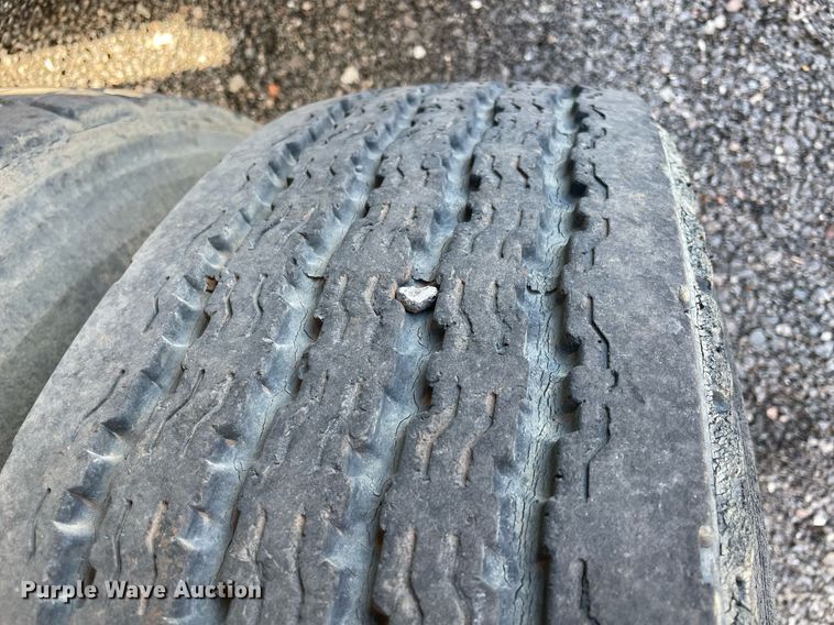 image for item DN3751 1999 Smithco SC2002  side dump trailer