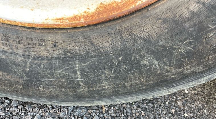 image for item DN3751 1999 Smithco SC2002  side dump trailer