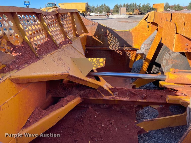 image for item DN3754 2014 John Deere 1810E  scraper