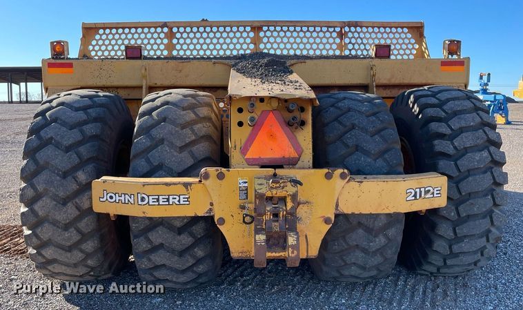 image for item DN3757 2010 John Deere 2112E  scraper