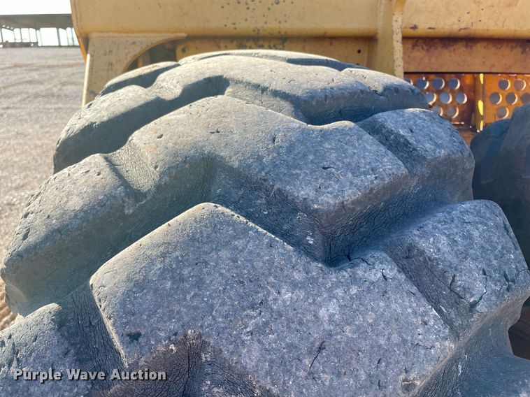 image for item DN3757 2010 John Deere 2112E  scraper