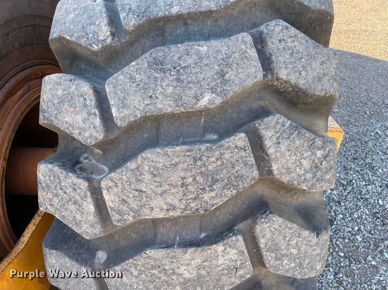 image for item DN3757 2010 John Deere 2112E  scraper