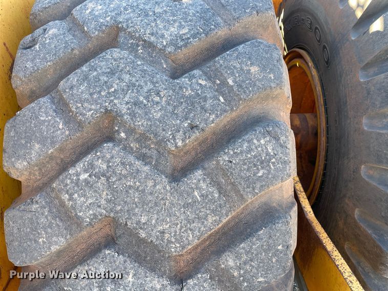 image for item DN3757 2010 John Deere 2112E  scraper