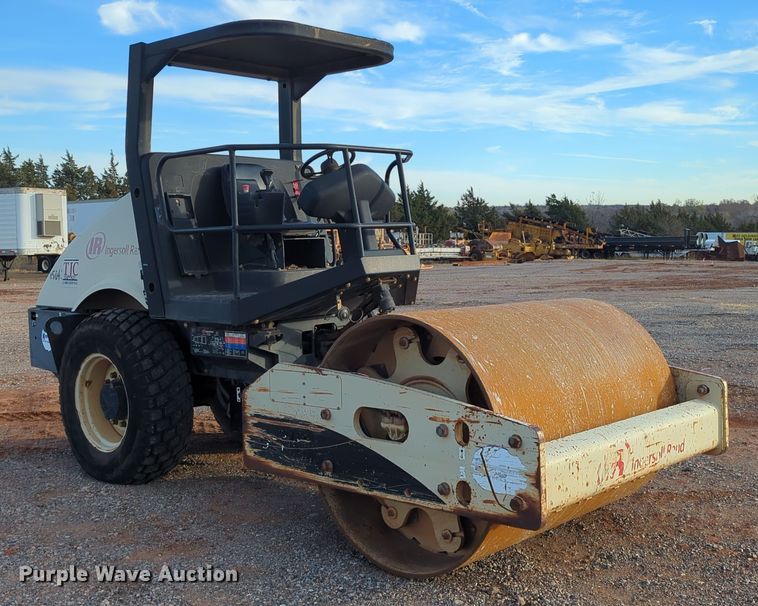 image for item DN3758 2007 Ingersoll Rand SD-70D TF single drum roller