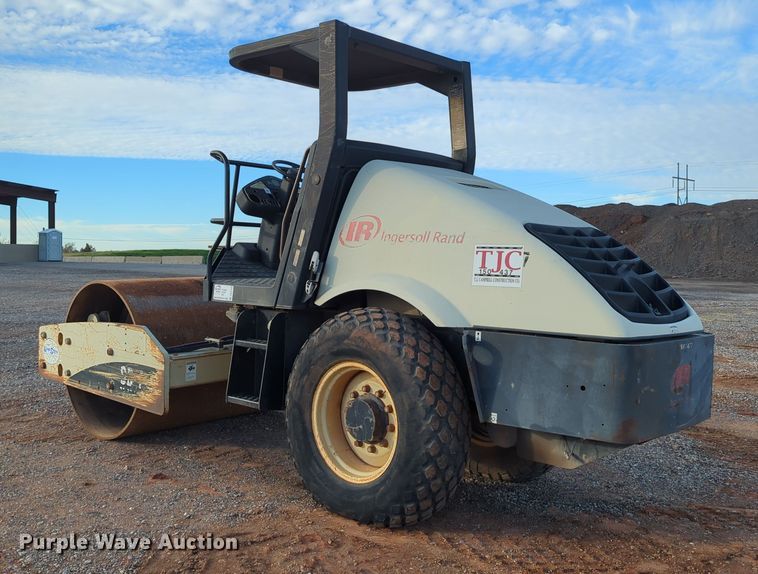 image for item DN3758 2007 Ingersoll Rand SD-70D TF single drum roller
