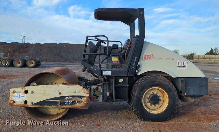 image for item DN3758 2007 Ingersoll Rand SD-70D TF single drum roller