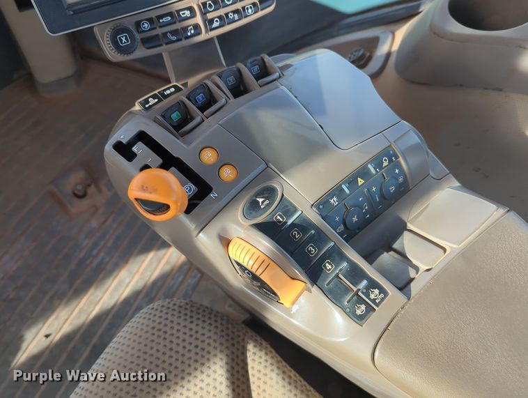 image for item DN3759 2015 John Deere 9470R Scraper Special  4WD tractor