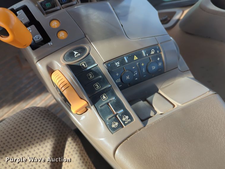 image for item DN3759 2015 John Deere 9470R Scraper Special  4WD tractor