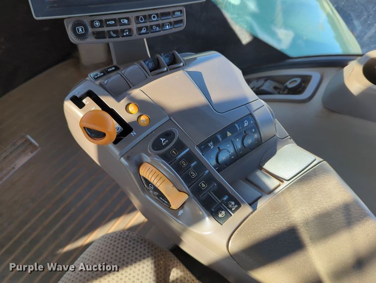 image for item DN3760 2015 John Deere 9470R Scraper Special  4WD tractor