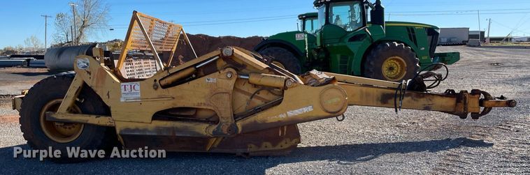 image for item DN3761 2005 John Deere 1810E scraper