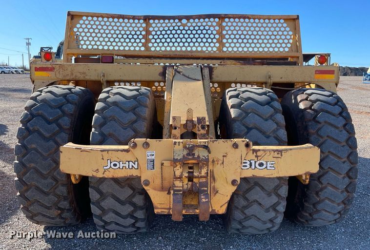 image for item DN3761 2005 John Deere 1810E scraper