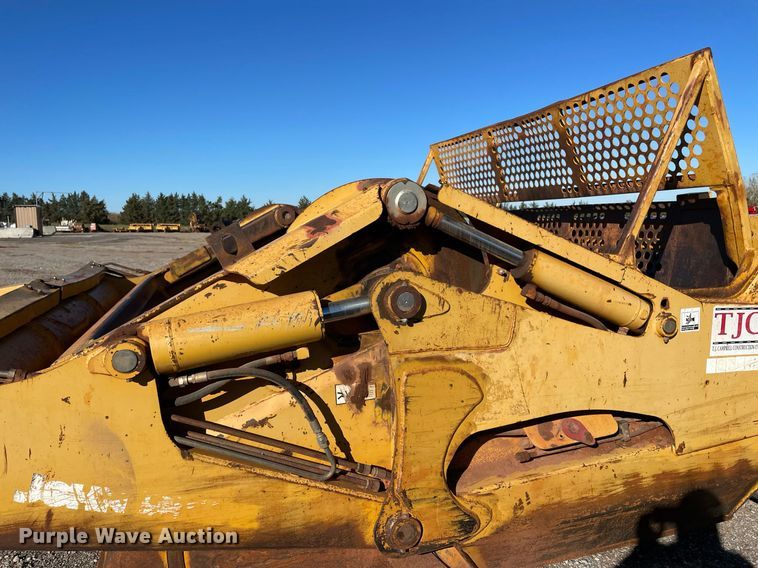 image for item DN3761 2005 John Deere 1810E scraper