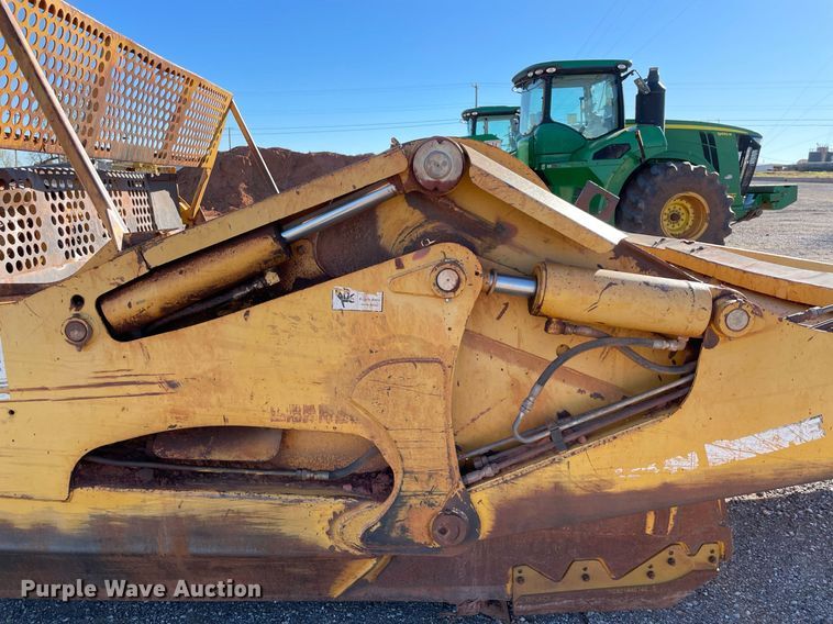 image for item DN3761 2005 John Deere 1810E scraper