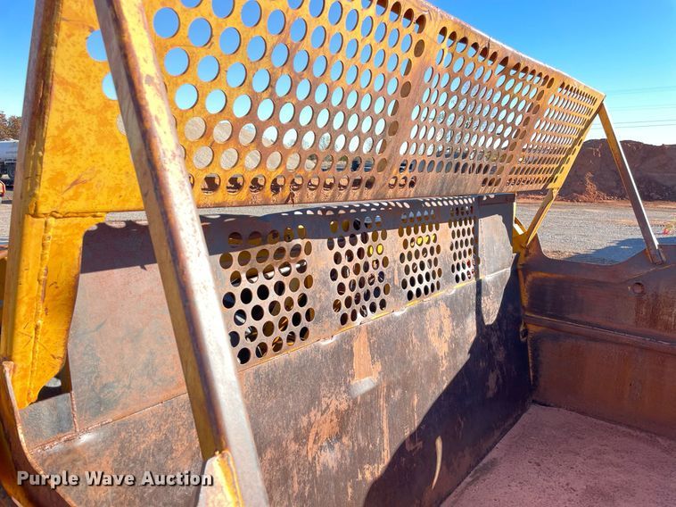 image for item DN3761 2005 John Deere 1810E scraper