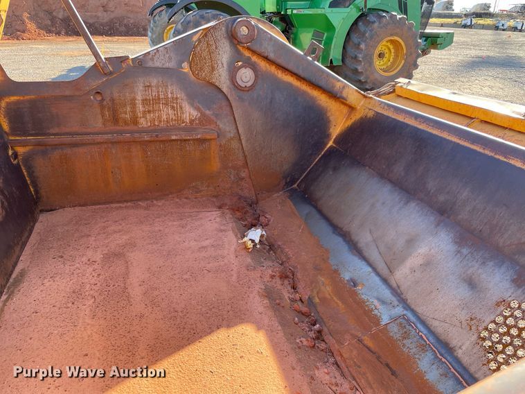 image for item DN3761 2005 John Deere 1810E scraper