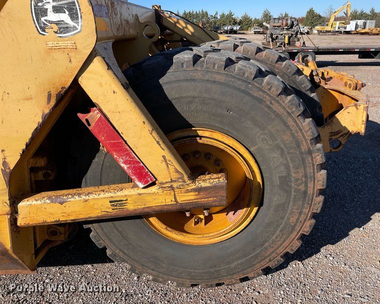 image for item DN3761 2005 John Deere 1810E scraper