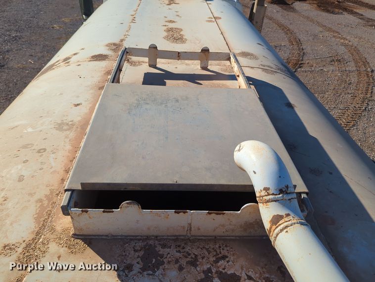 image for item DN3764 2007 International  7400 water truck