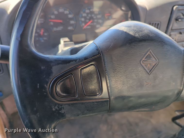 image for item DN3764 2007 International  7400 water truck