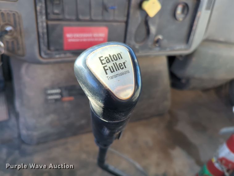 image for item DN3764 2007 International  7400 water truck