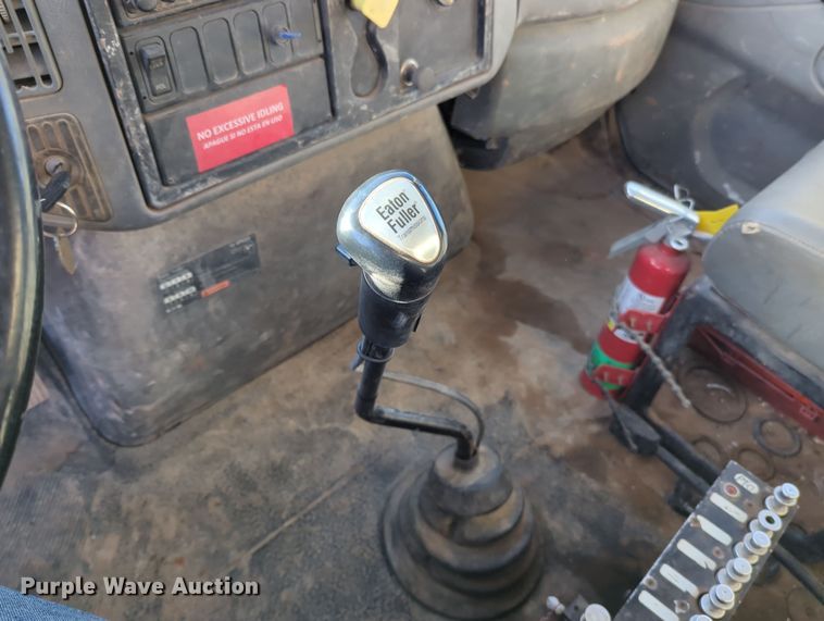 image for item DN3764 2007 International  7400 water truck