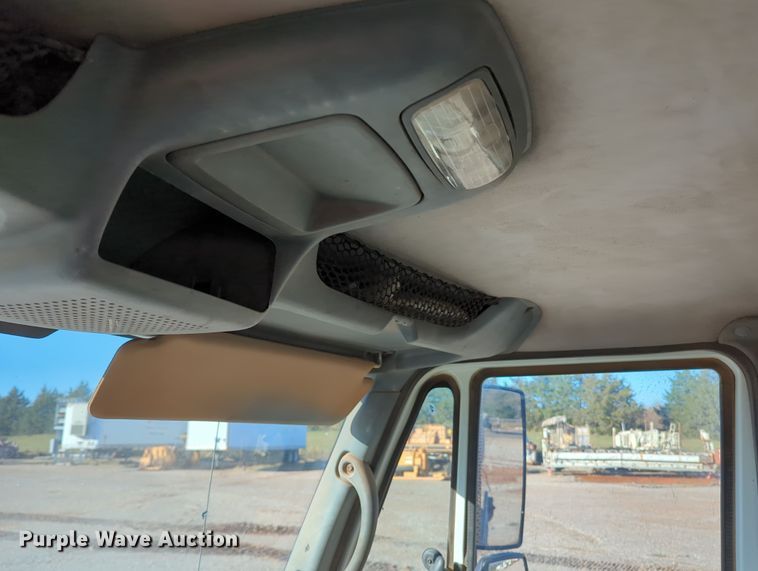 image for item DN3764 2007 International  7400 water truck