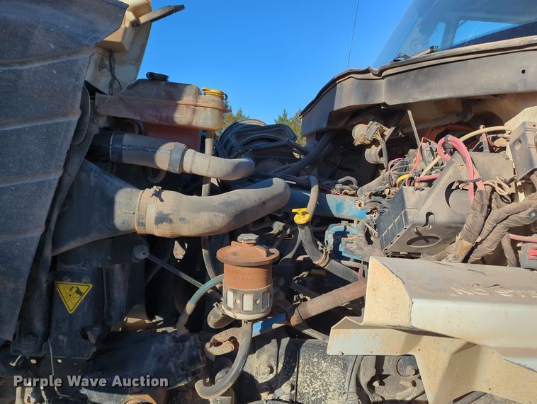 image for item DN3764 2007 International  7400 water truck