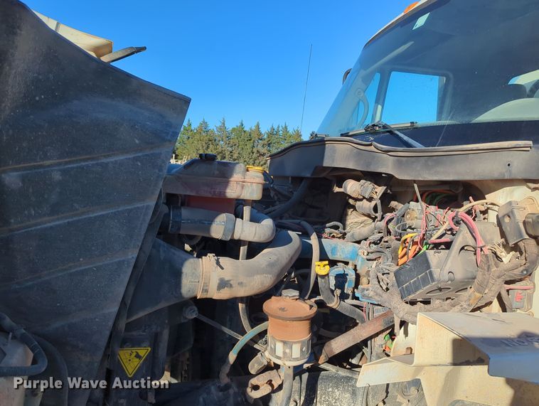 image for item DN3764 2007 International  7400 water truck