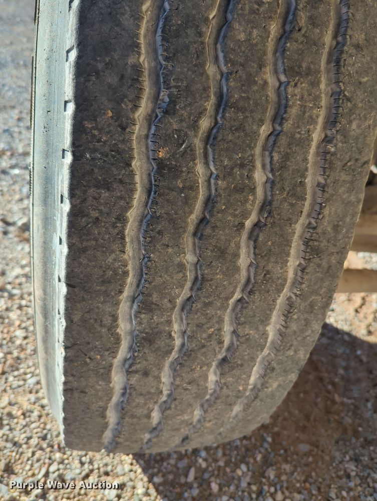 image for item DN3764 2007 International  7400 water truck