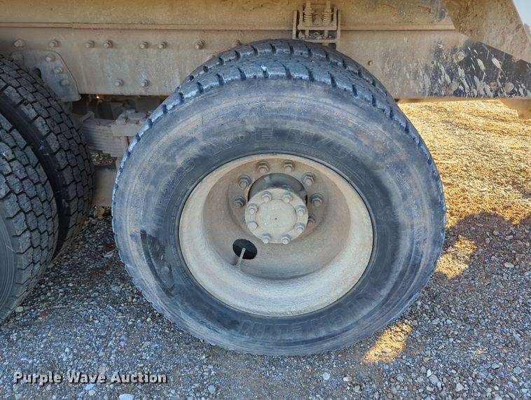 image for item DN3764 2007 International  7400 water truck