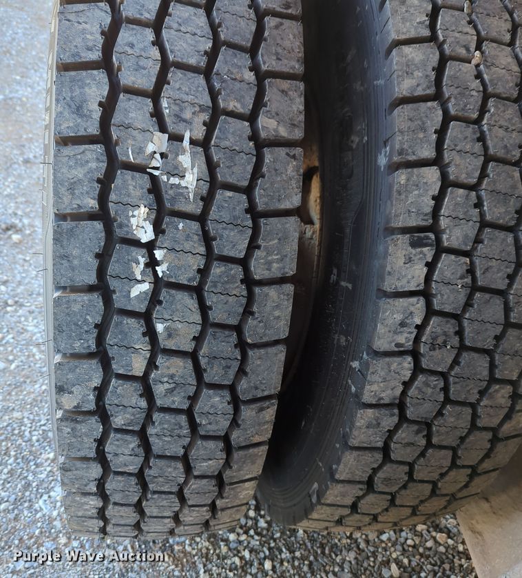 image for item DN3764 2007 International  7400 water truck