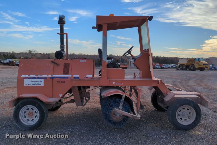 image for item DN3765 2013 Broce KR350 broom