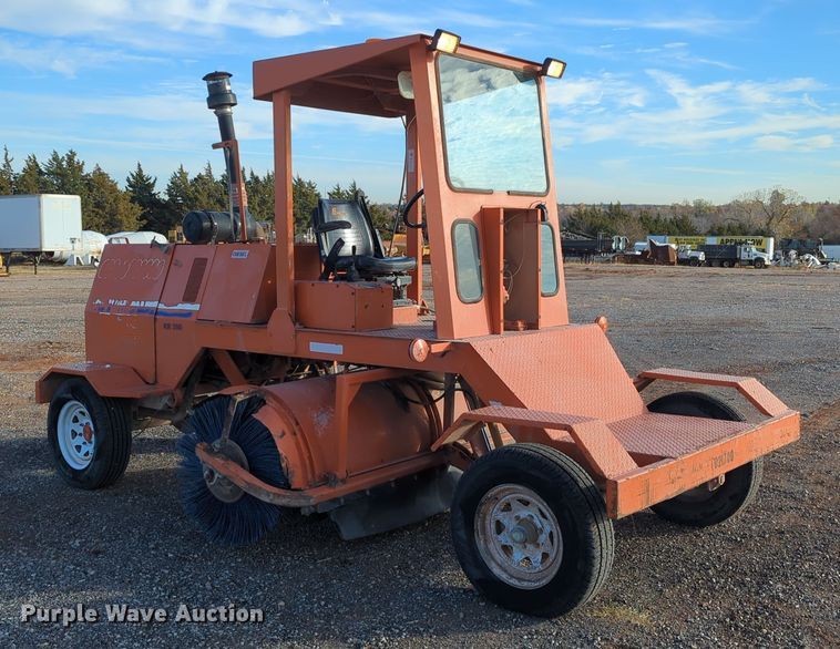 image for item DN3766 2013 Broce KR350 broom