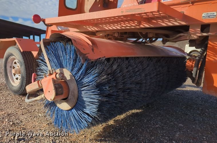 image for item DN3766 2013 Broce KR350 broom