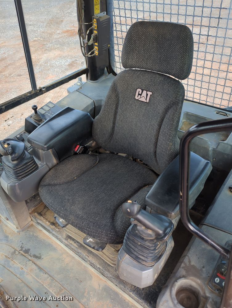 image for item DN3777 2014 Caterpillar D6K2 XL  dozer