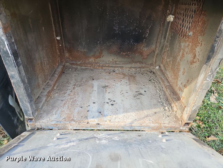 image for item DN7114 2006 GMC C5500  box truck