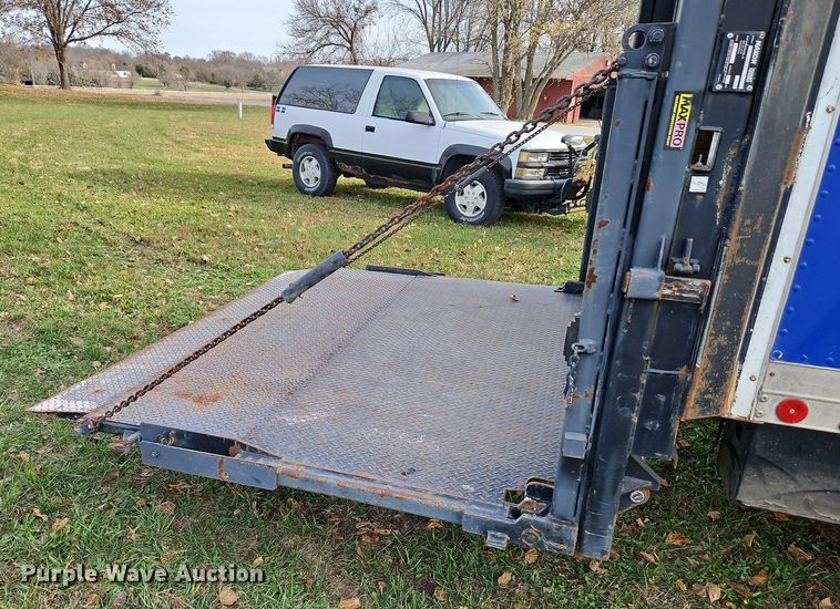 image for item DN7114 2006 GMC C5500  box truck